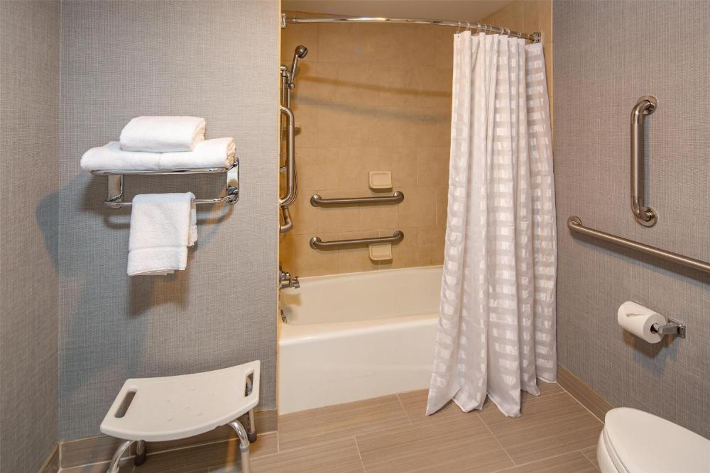 Queen Room with Two Queen Beds, Sofa Bed and Accessible Tub interior
