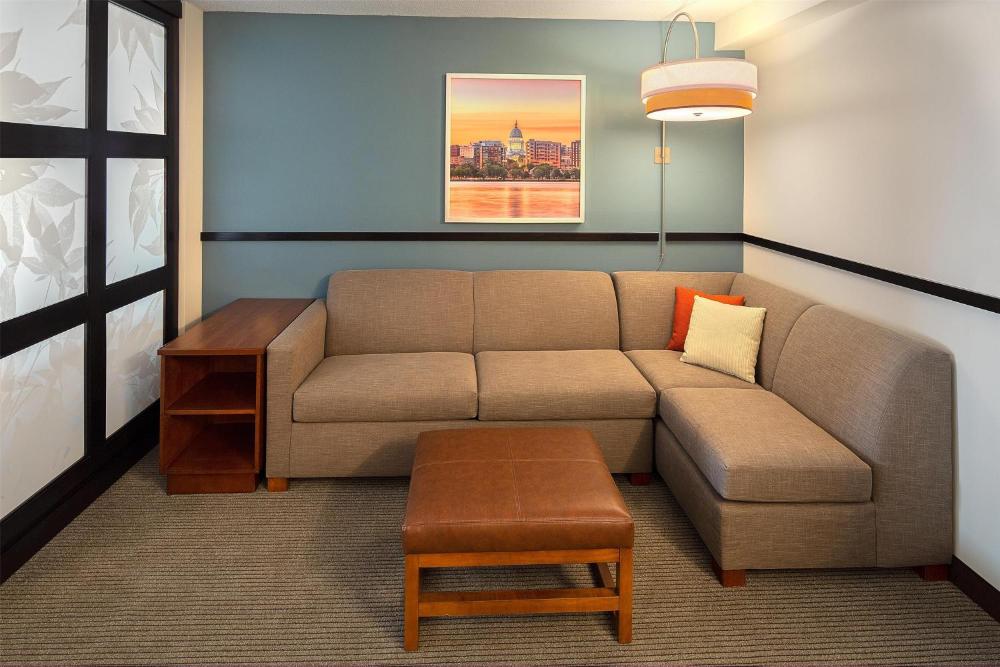King Room with Sofa Bed - High Floor interior